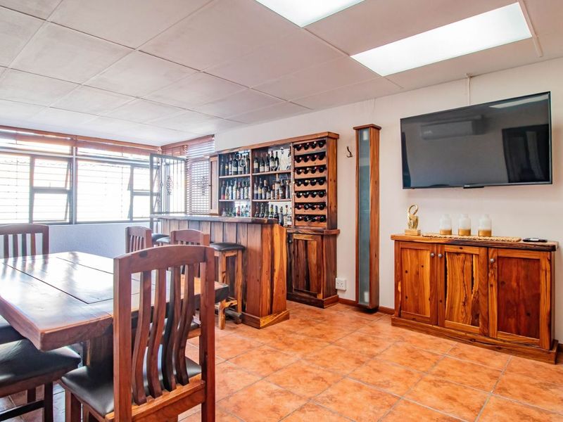 House For Sale in Twin Palms - Photo 10