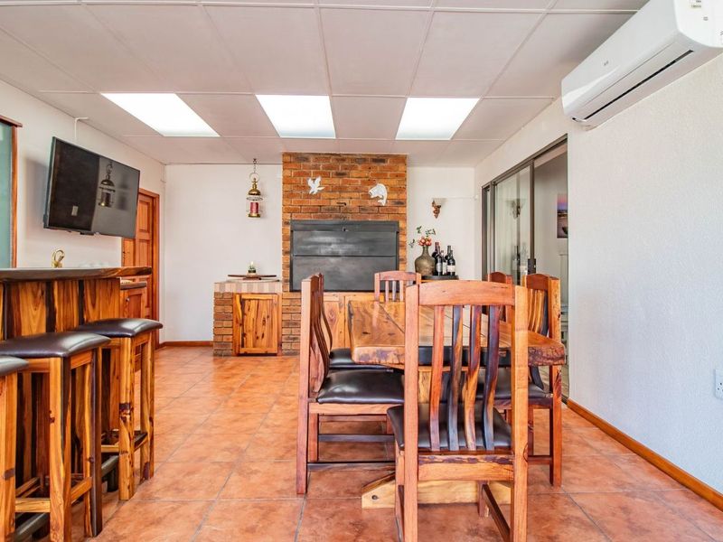 House For Sale in Twin Palms - Photo 9