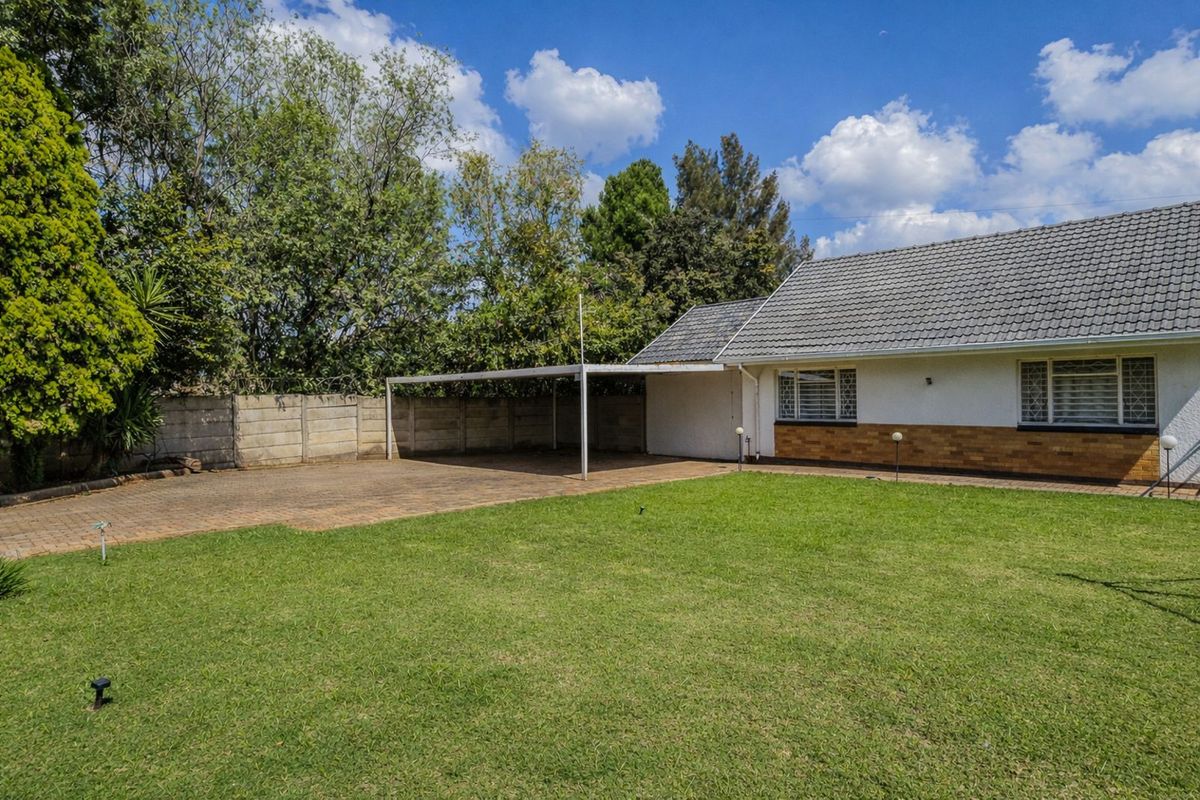 House For Sale in Greenhills - Photo 2