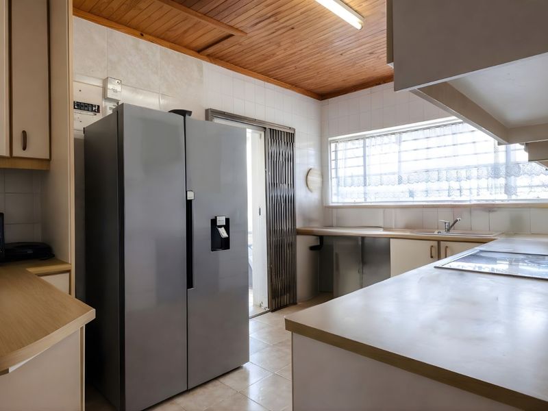 House For Sale in Greenhills - Photo 10