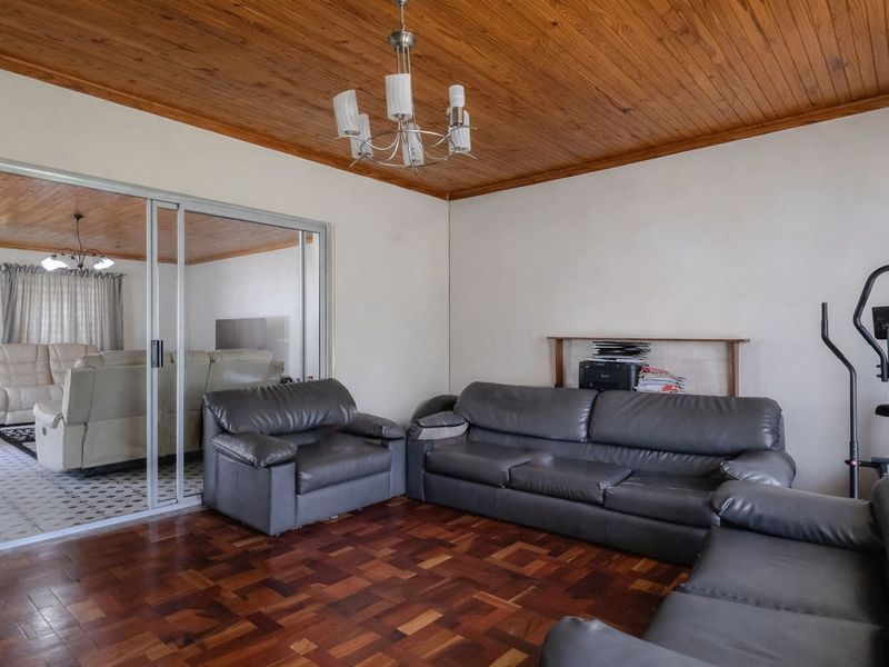 House For Sale in Greenhills - Photo 6