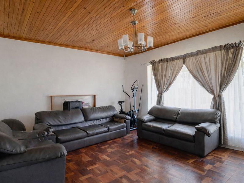 House For Sale in Greenhills - Photo 5