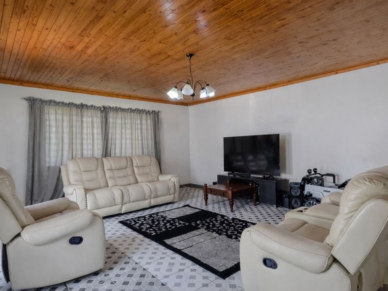 House For Sale in Greenhills - Photo 4