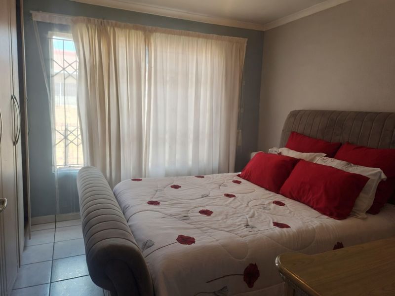 Townhouse For Sale in Ormonde - Photo 7