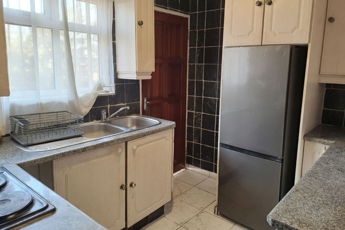 Townhouse For Sale in Ormonde - Photo 5