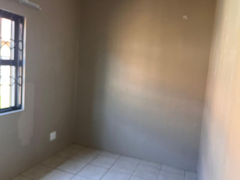 House For Sale in Terra Nova - Photo 7