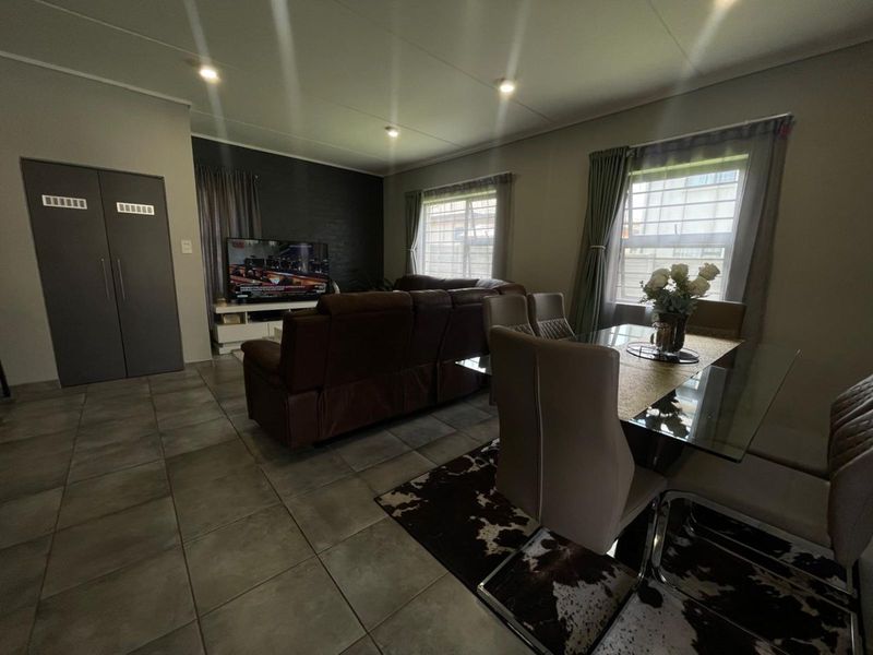 House For Sale in Krauseville AH - Photo 10