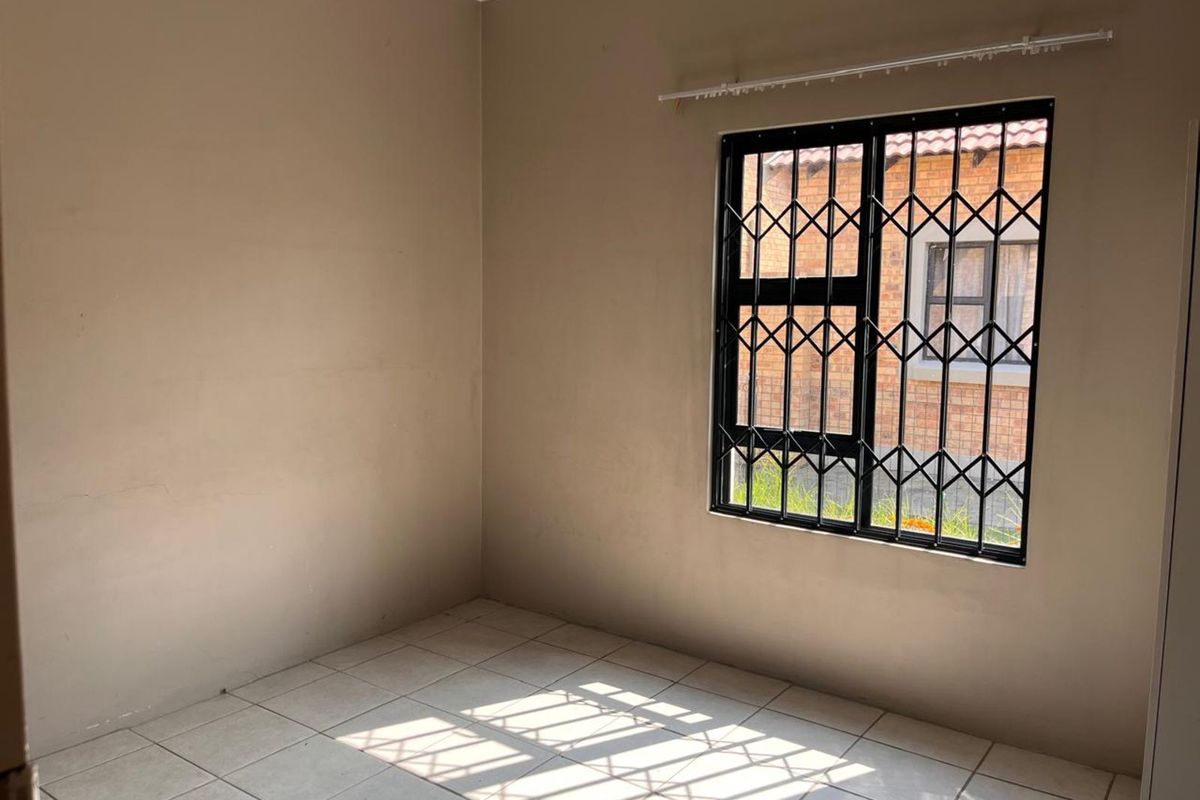 House To Rent in Terra Nova - Photo 4