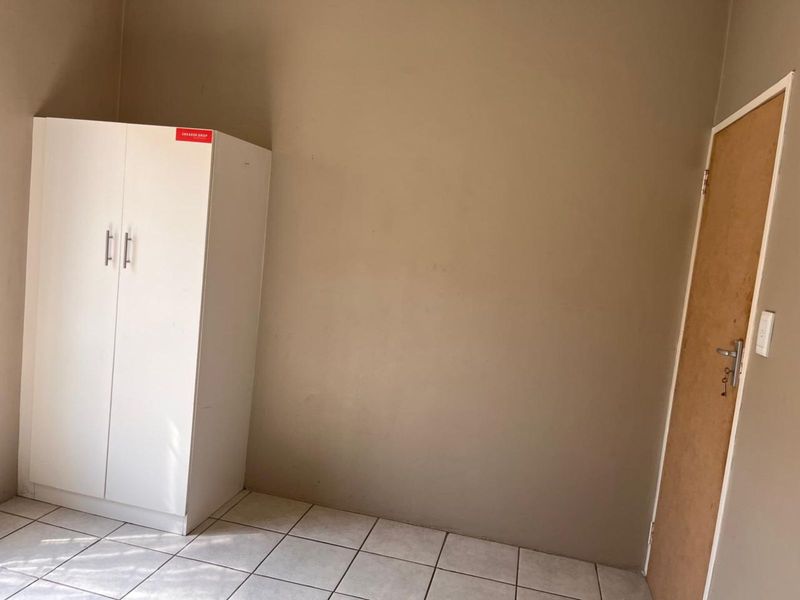 House To Rent in Terra Nova - Photo 7