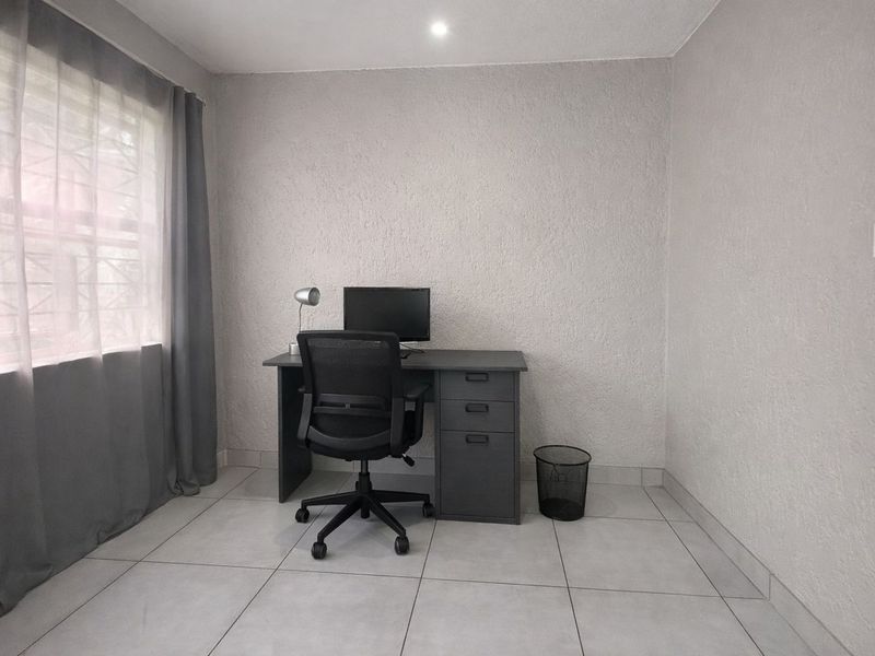 Apartment To Rent in Paulshof - Photo 5