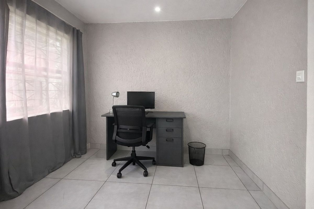 Apartment To Rent in Paulshof - Photo 5