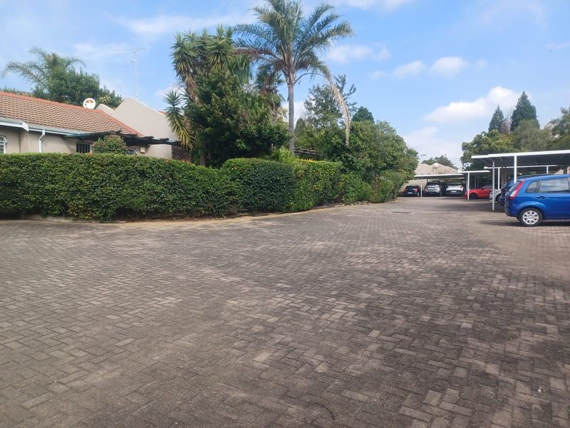 Townhouse To Rent in Sonneglans - Photo 5