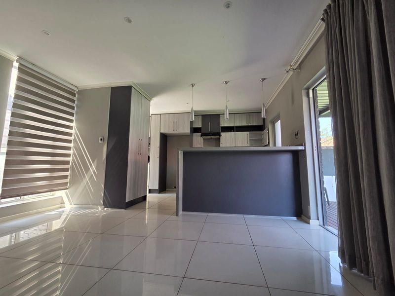 Townhouse For Sale in Bendor - Photo 8