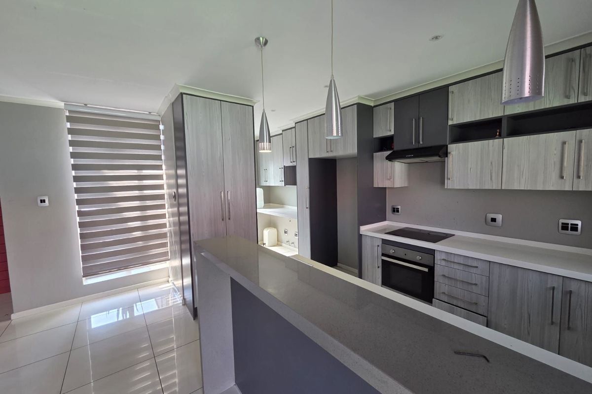 Townhouse For Sale in Bendor - Photo 5