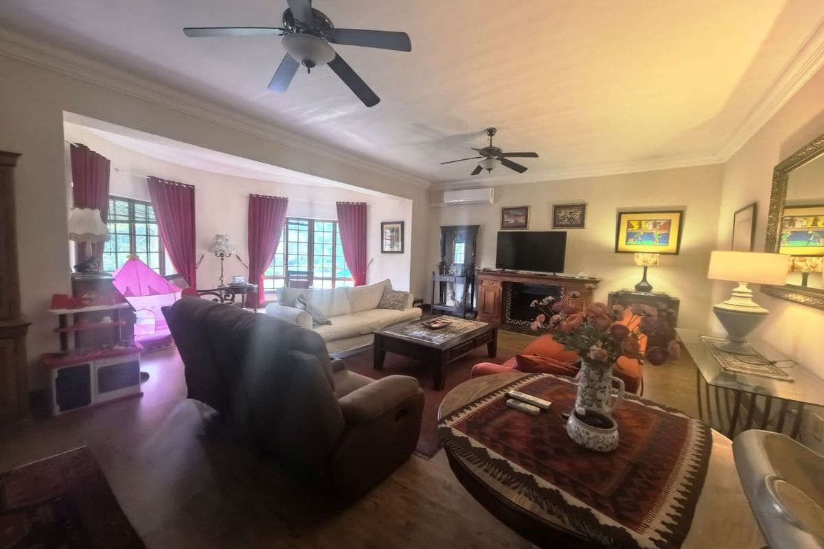 House For Sale in Clubview - Photo 5