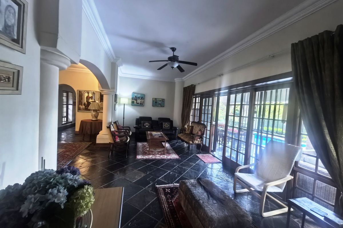 House For Sale in Clubview - Photo 4