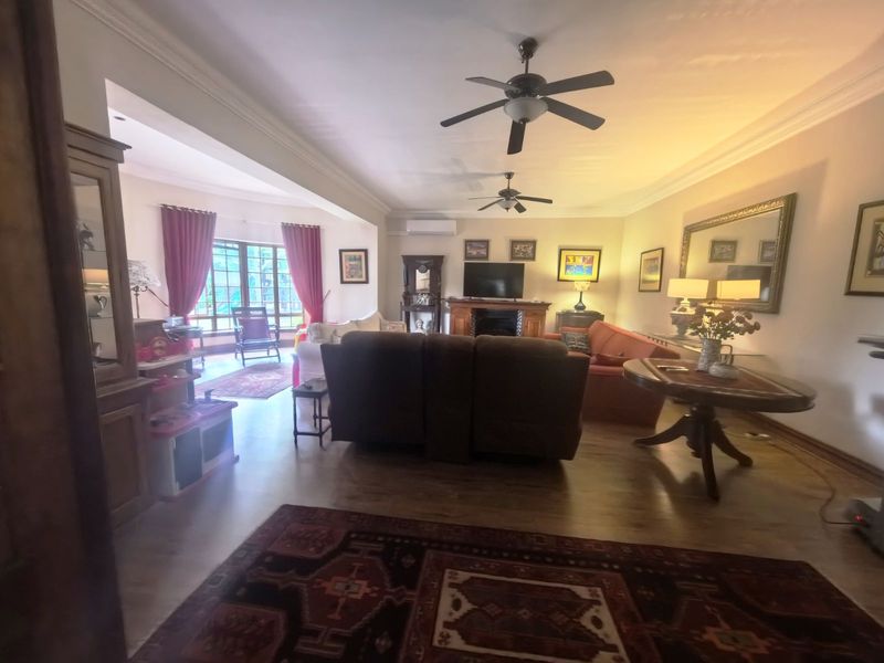 House For Sale in Clubview - Photo 3