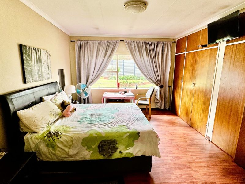 House For Sale in Lyttelton Manor - Photo 5