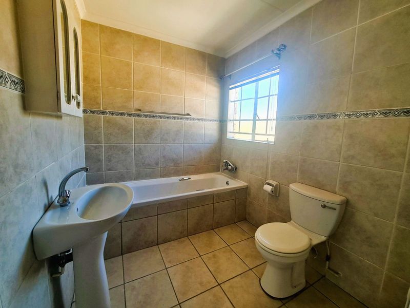 Apartment To Rent in Amberfield - Photo 3