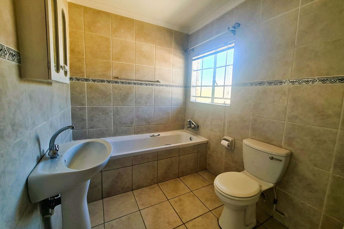 Apartment To Rent in Amberfield - Photo 3