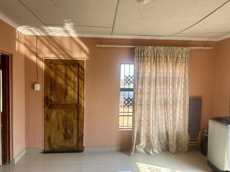 House For Sale in Mankweng - Photo 4