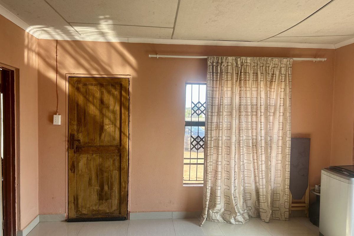 House For Sale in Mankweng - Photo 4