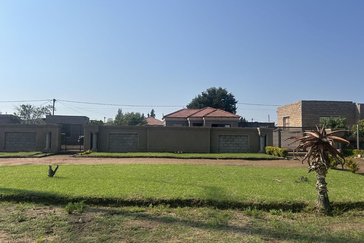 House For Sale in Mankweng - Photo 3