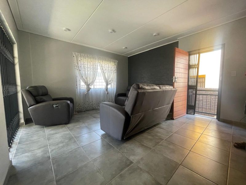 House For Sale in Krauseville AH - Photo 9