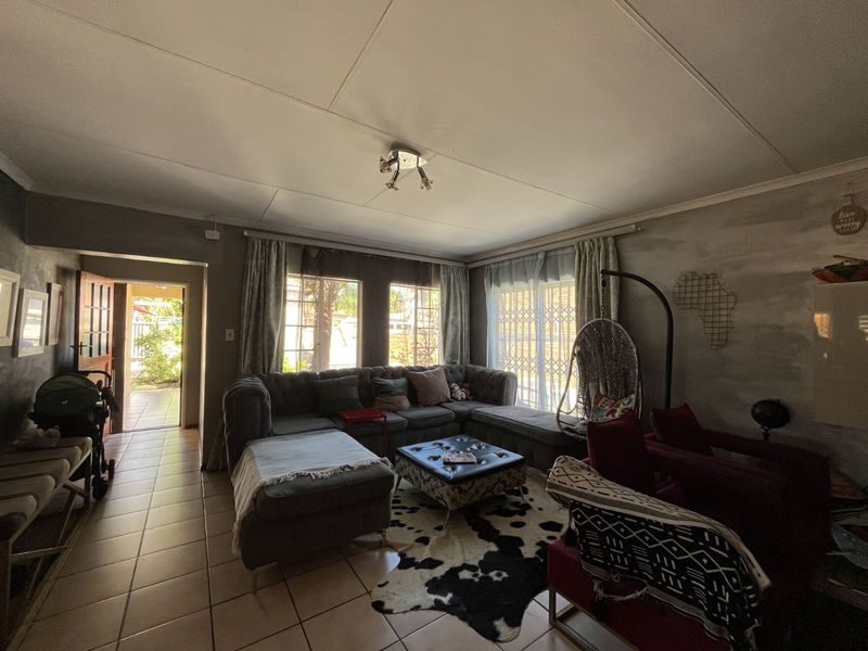 House For Sale in Bendor - Photo 3