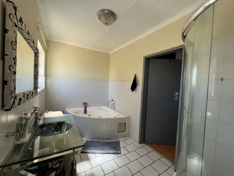 House For Sale in Bendor - Photo 9