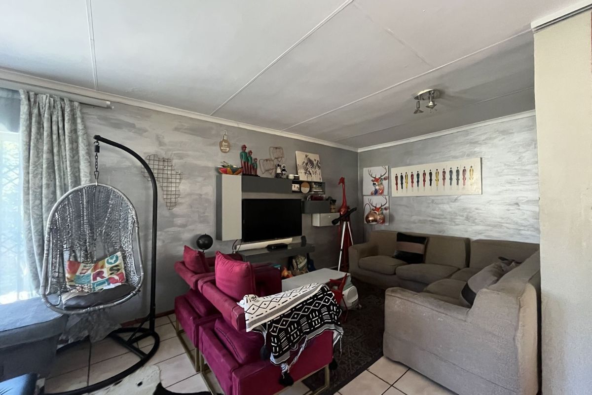 House For Sale in Bendor - Photo 2