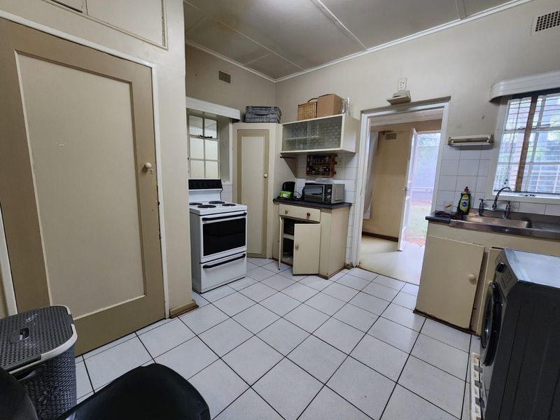 House For Sale in New Park - Photo 6