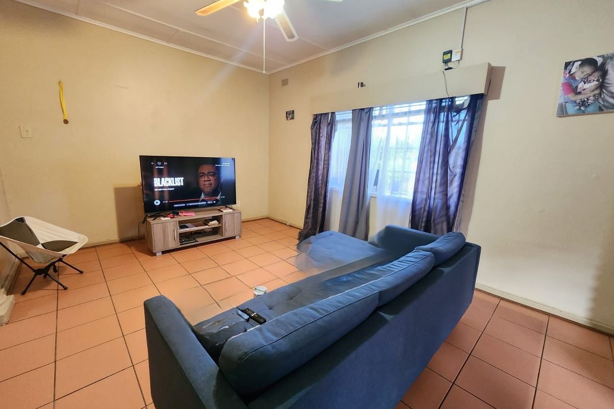 House For Sale in New Park - Photo 3