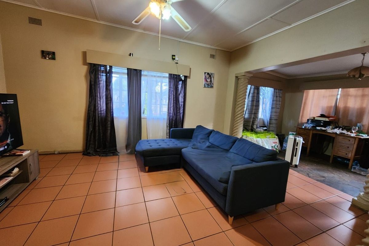 House For Sale in New Park - Photo 2