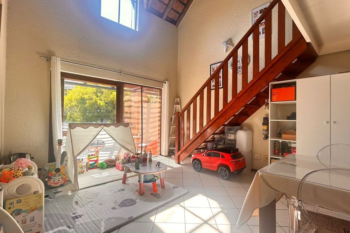 Apartment For Sale in Lonehill - Photo 4