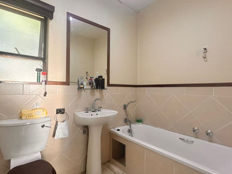 Apartment For Sale in Lonehill - Photo 10