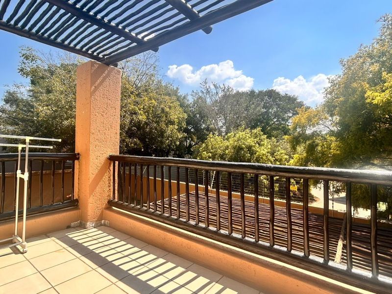 Apartment For Sale in Lonehill - Photo 5