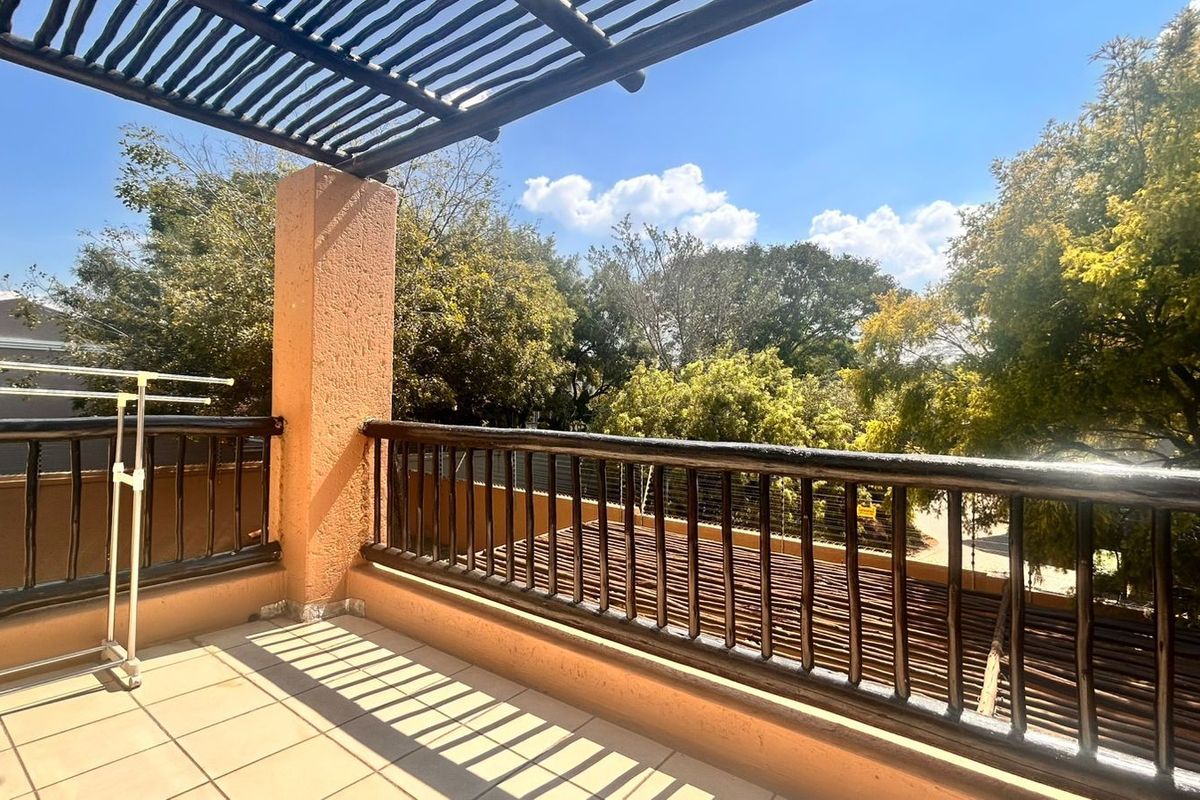 Apartment For Sale in Lonehill - Photo 5