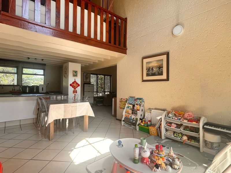 Apartment For Sale in Lonehill - Photo 3