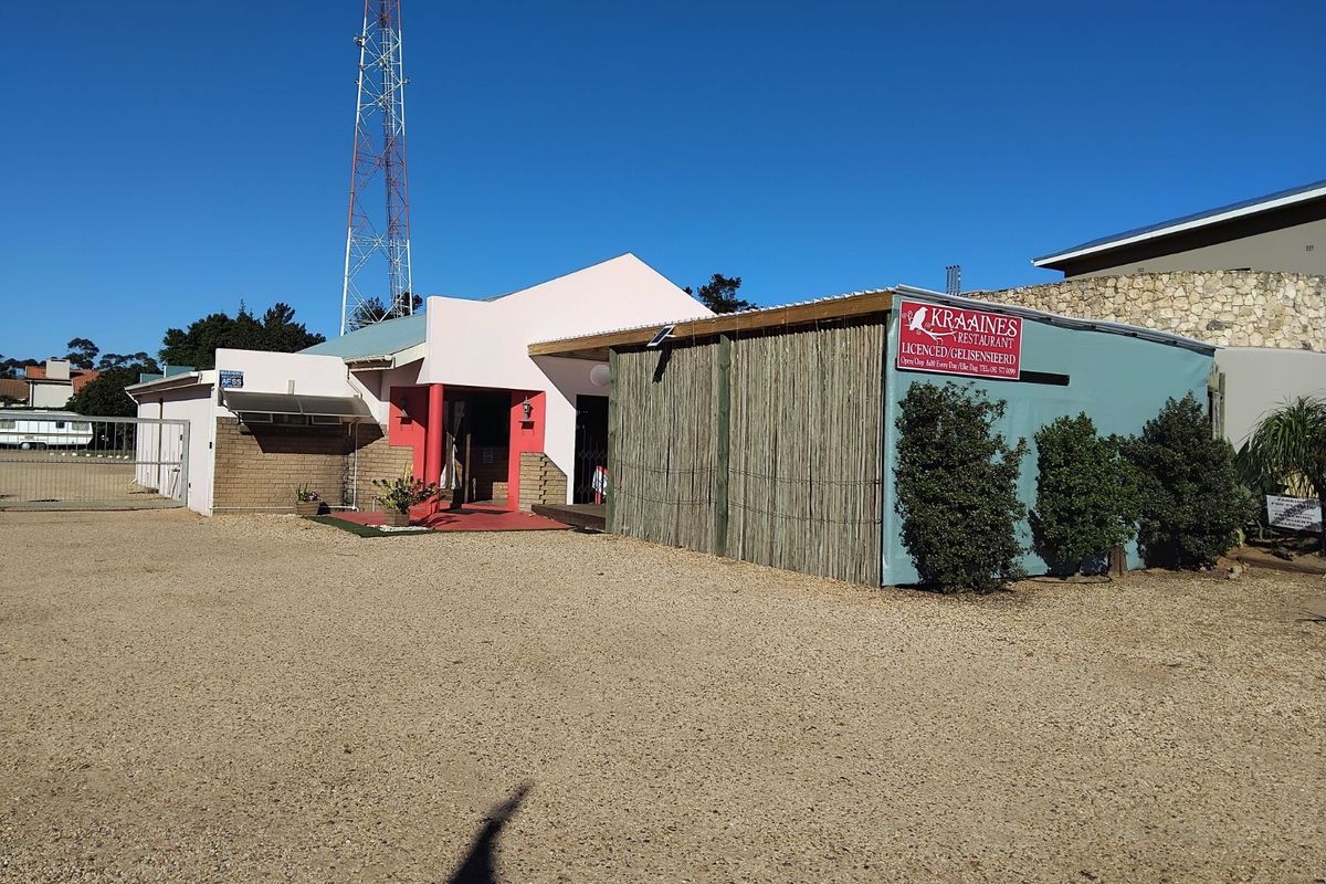 Guest House For Sale in Albertinia Central - Photo 4