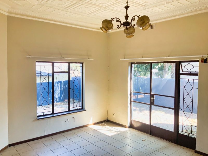 House For Sale in Melville - Photo 3