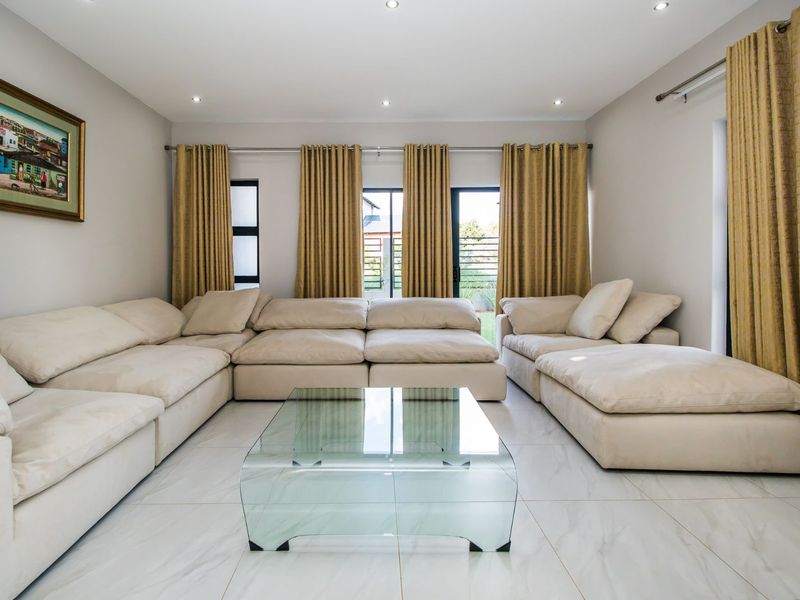 House To Rent in The Hills Game Reserve Estate - Photo 9