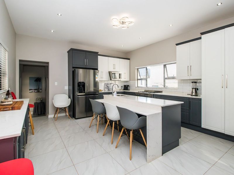 House To Rent in The Hills Game Reserve Estate - Photo 2