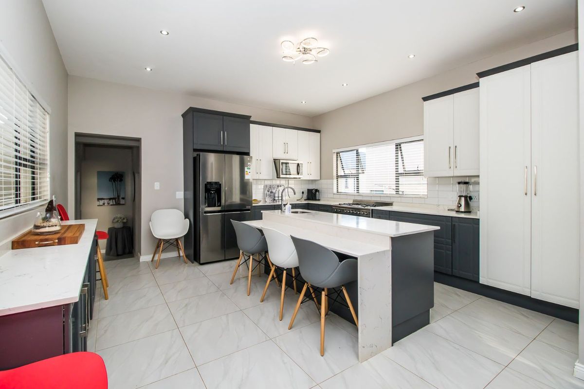 House To Rent in The Hills Game Reserve Estate - Photo 2