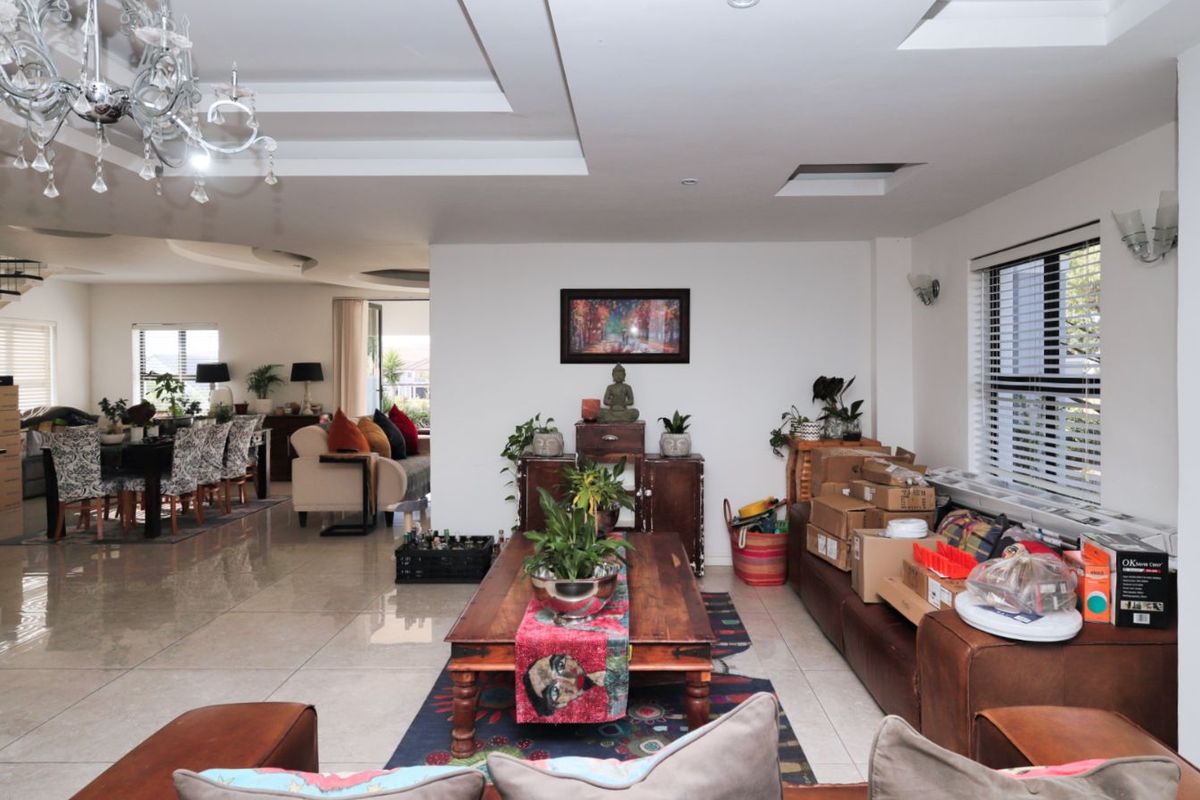 House For Sale in Mount Royal Golf Estate - Photo 5