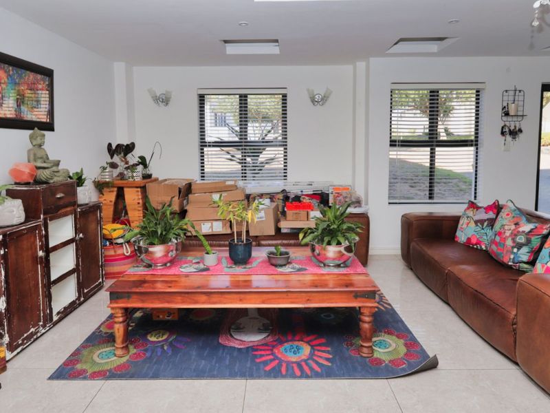 House For Sale in Mount Royal Golf Estate - Photo 4