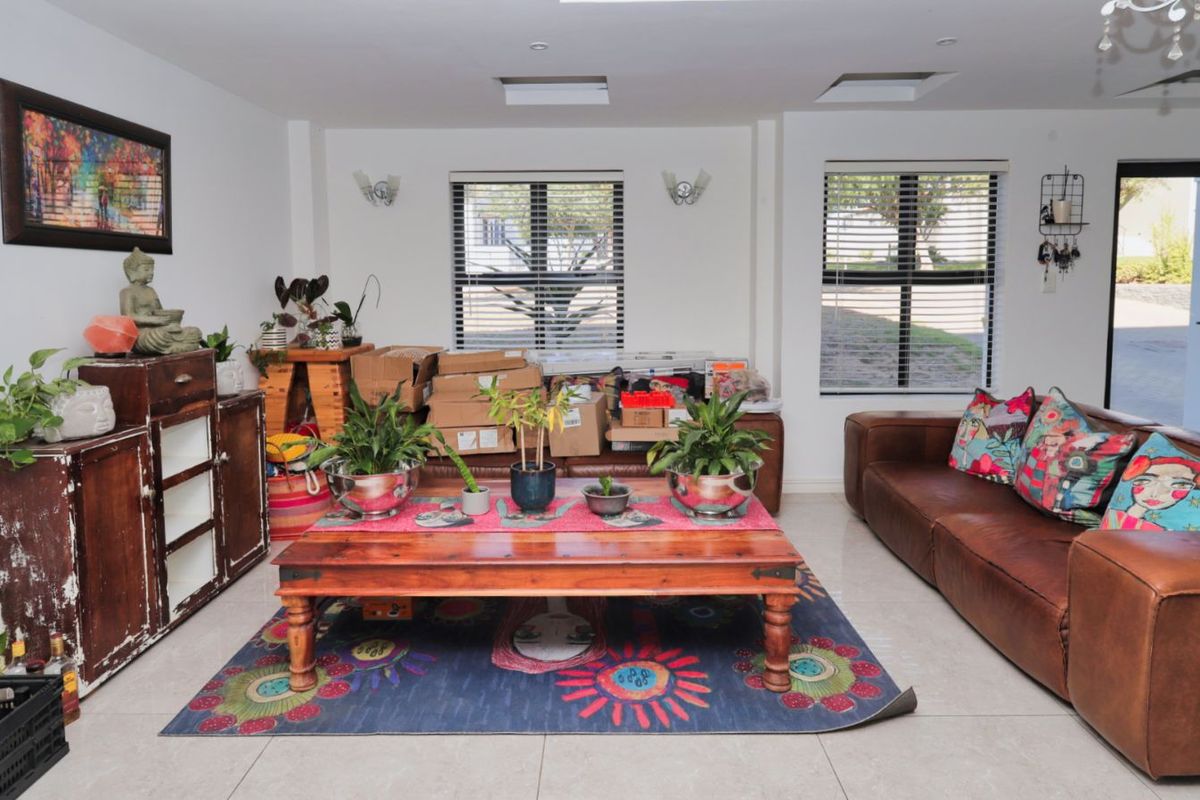 House For Sale in Mount Royal Golf Estate - Photo 4