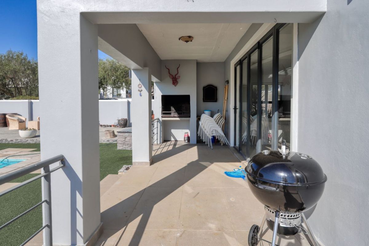 House For Sale in Mount Royal Golf Estate - Photo 3