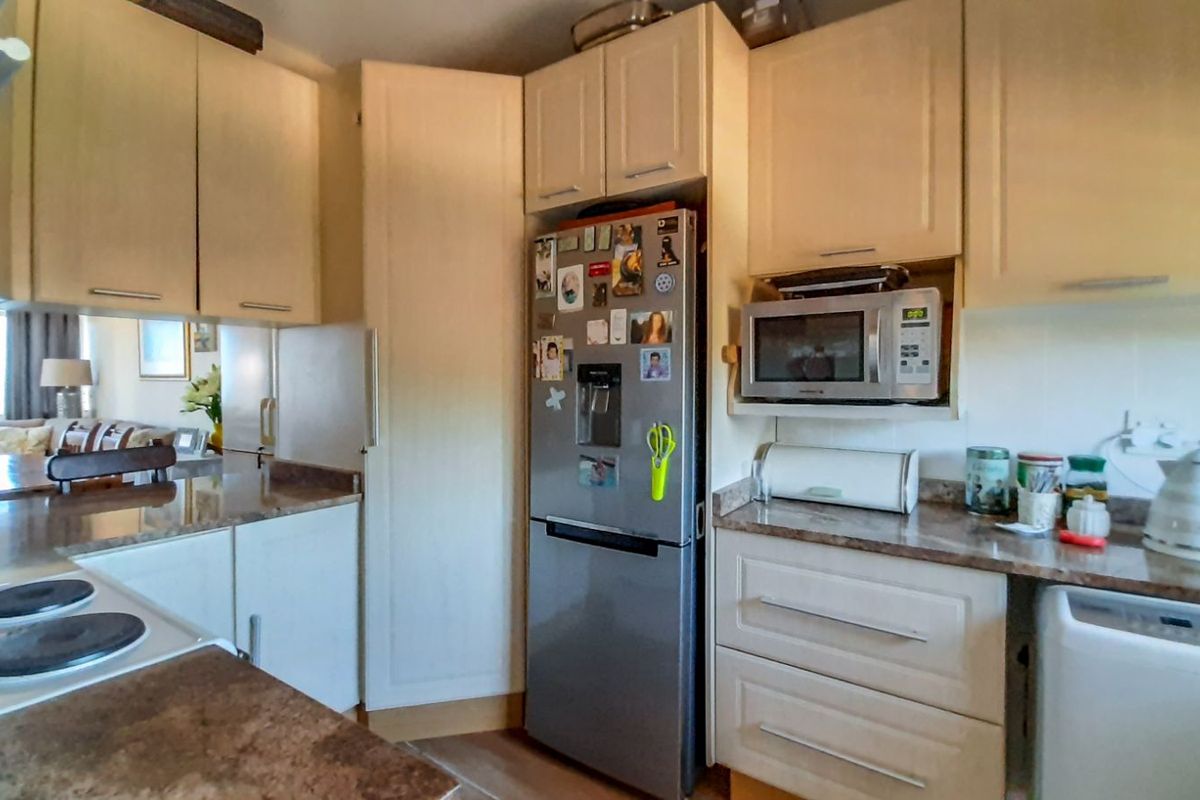 Apartment To Rent in Sheffield Beach - Photo 2