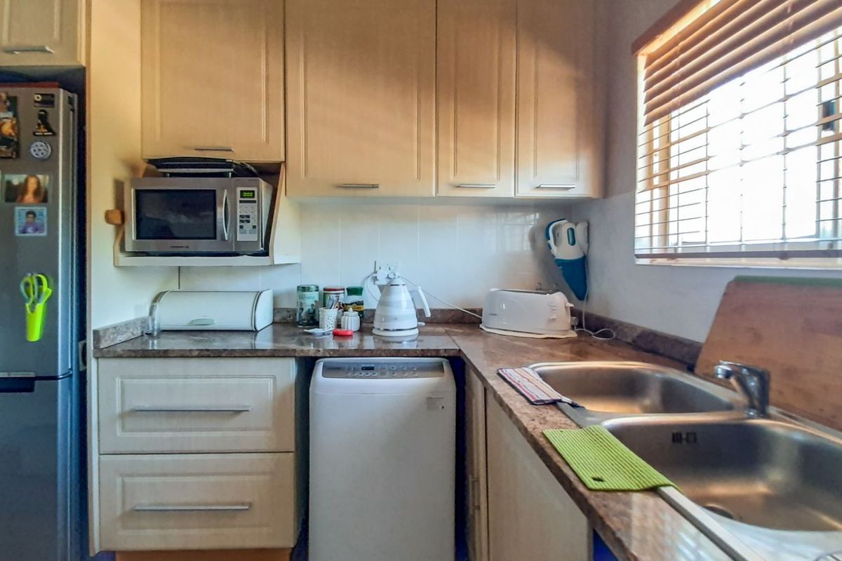 Apartment To Rent in Sheffield Beach - Photo 3